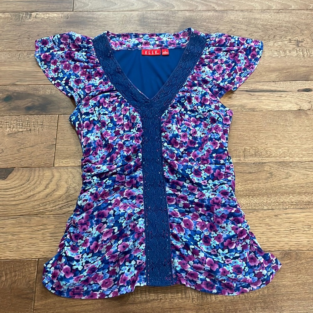 Elle Cap Sleeve V-Neck Women’s Floral Top - Size S